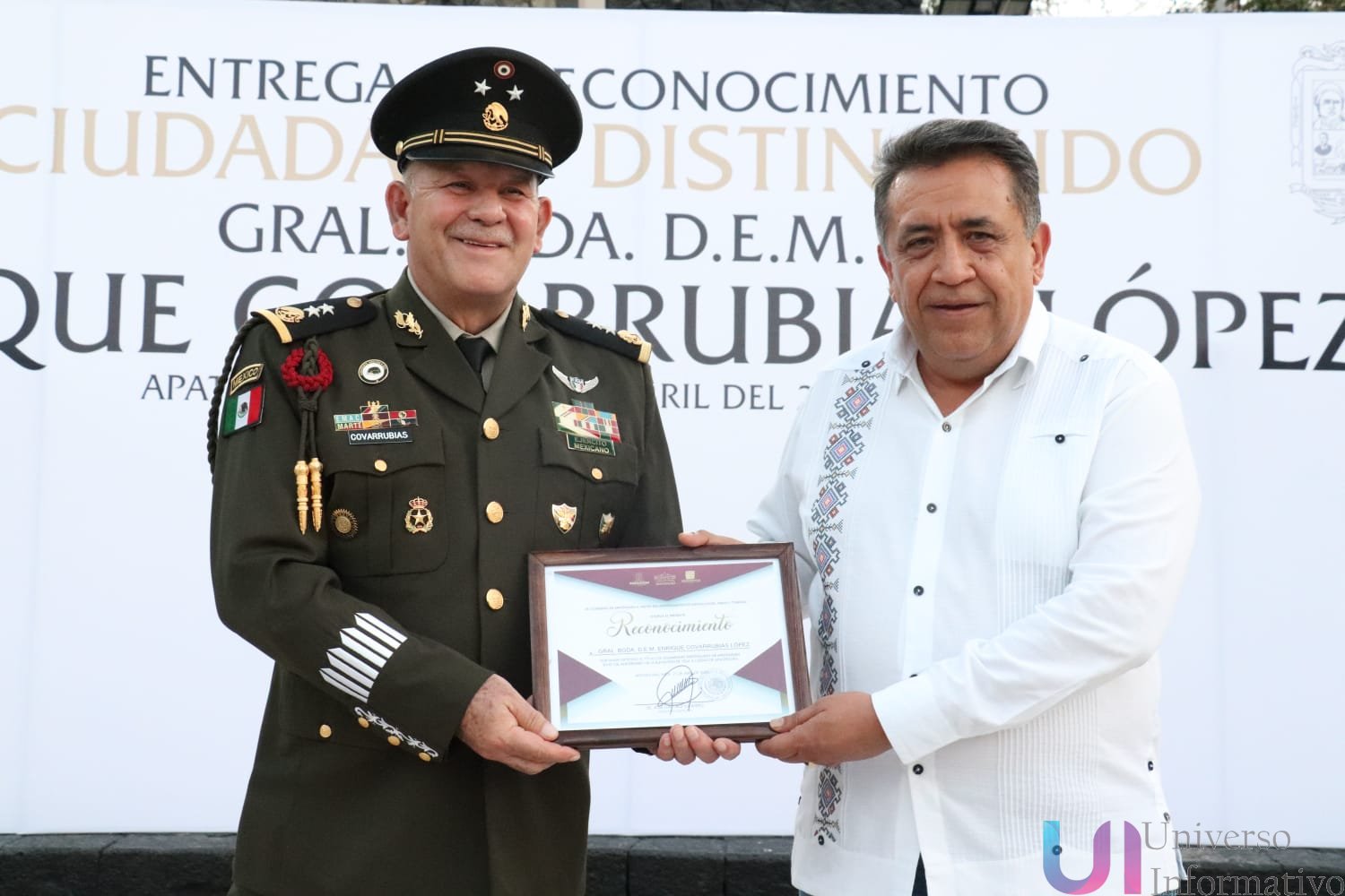 Reconocen a general militar como Ciudadano Distinguido.