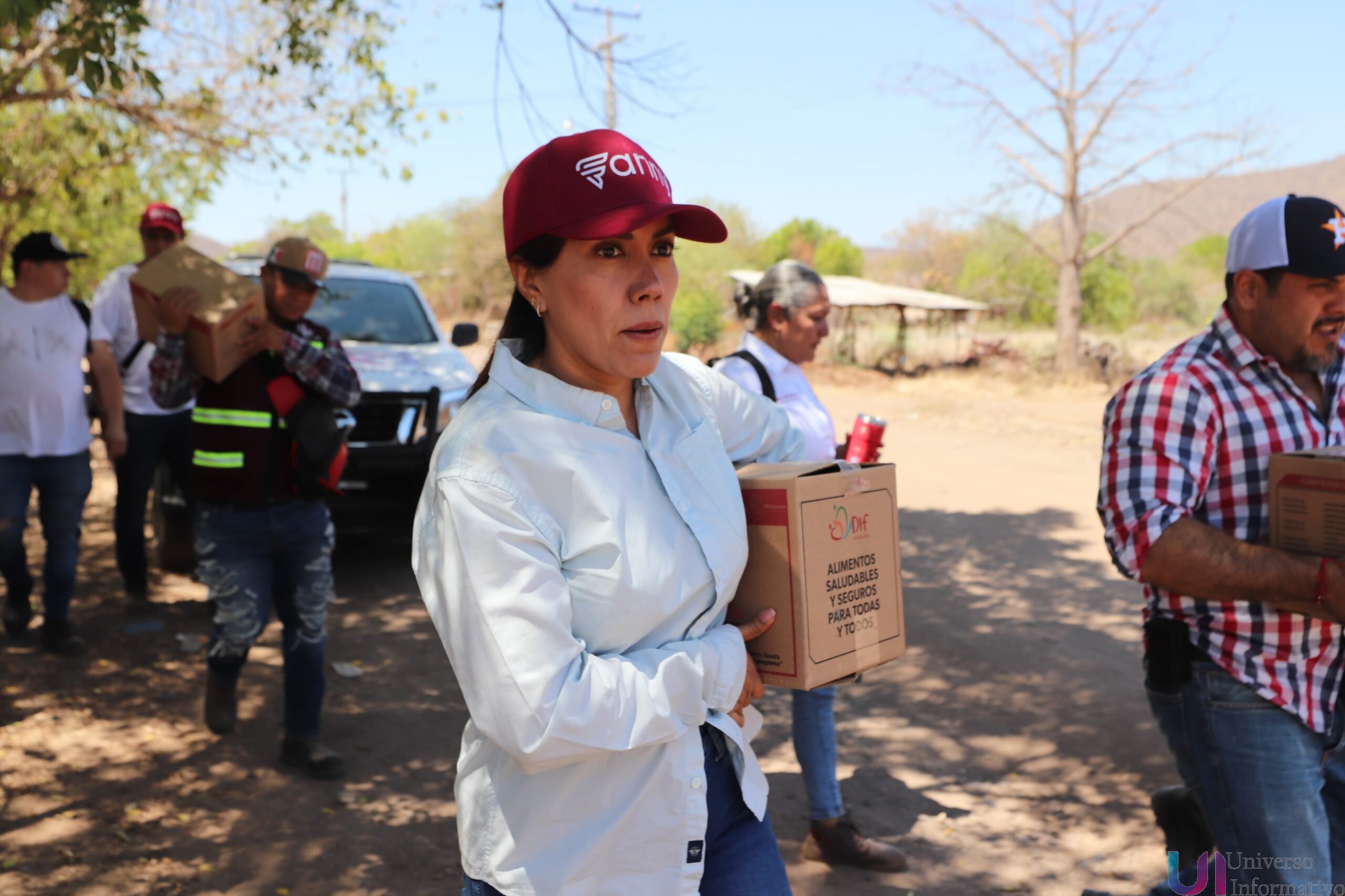 Fanny Arreola realiza jornada social en la comunidad de El Alcalde.