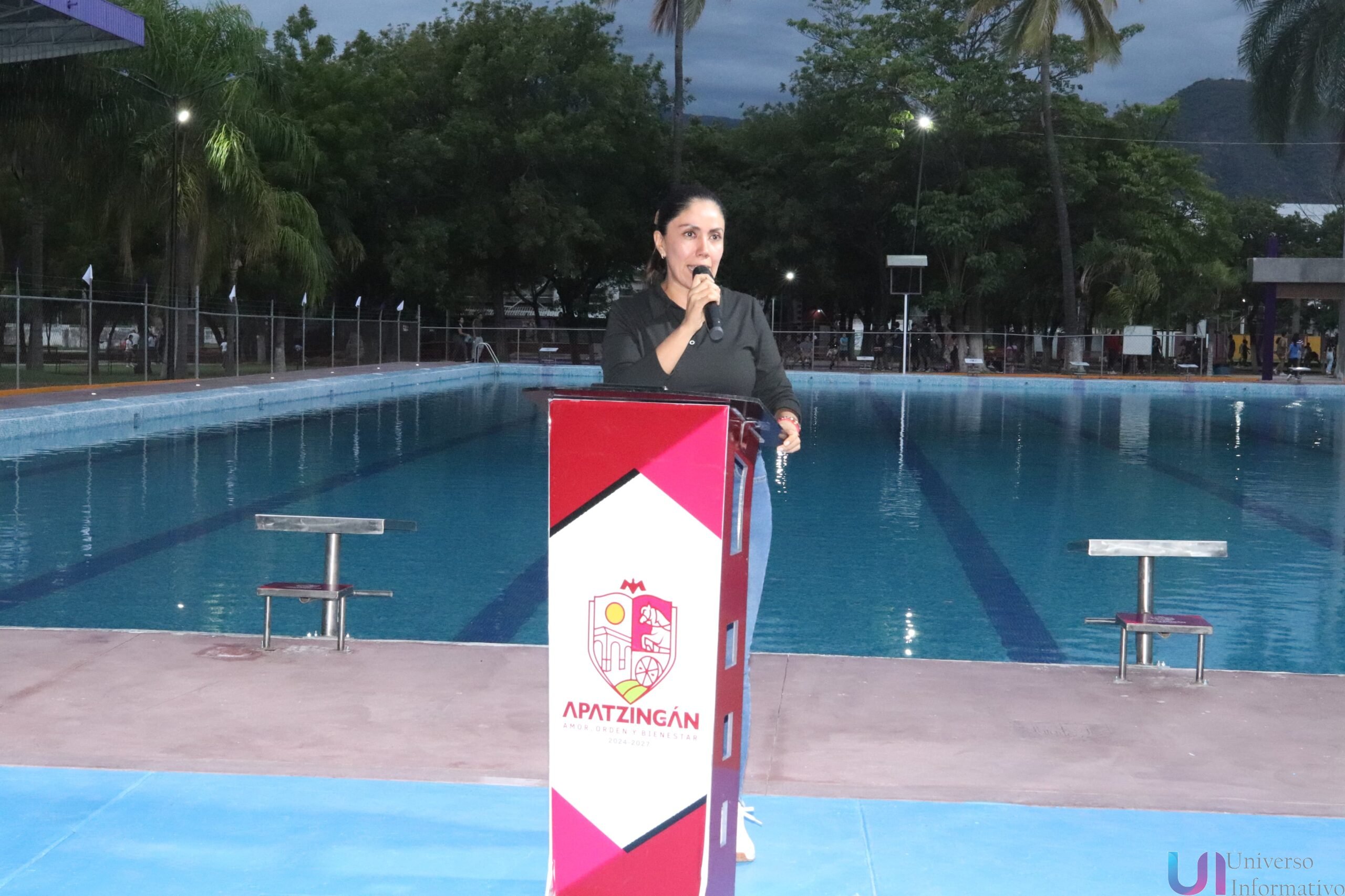 Fanny Arreola inaugura la Rehabilitación de la alberca olímpica y sus instalaciones.