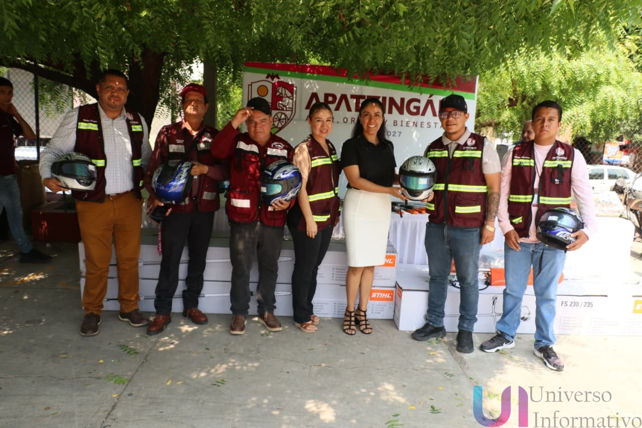La presidenta Fanny Arreola fortalece al personal municipal con entrega de material y equipamiento