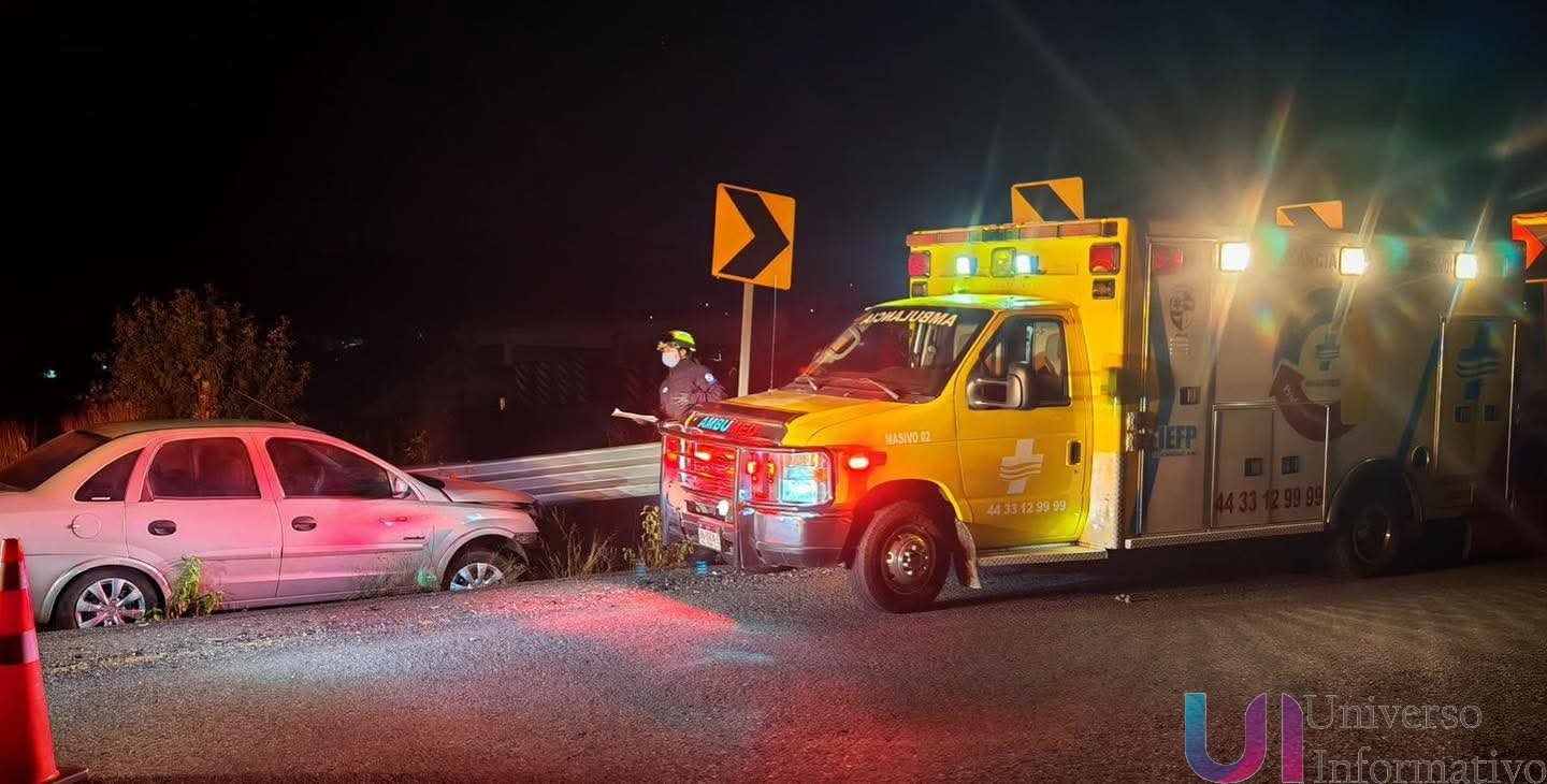 Accidente vehicular en la Autopista Siglo XXI moviliza a paramédicos en el tramo Zirahuén