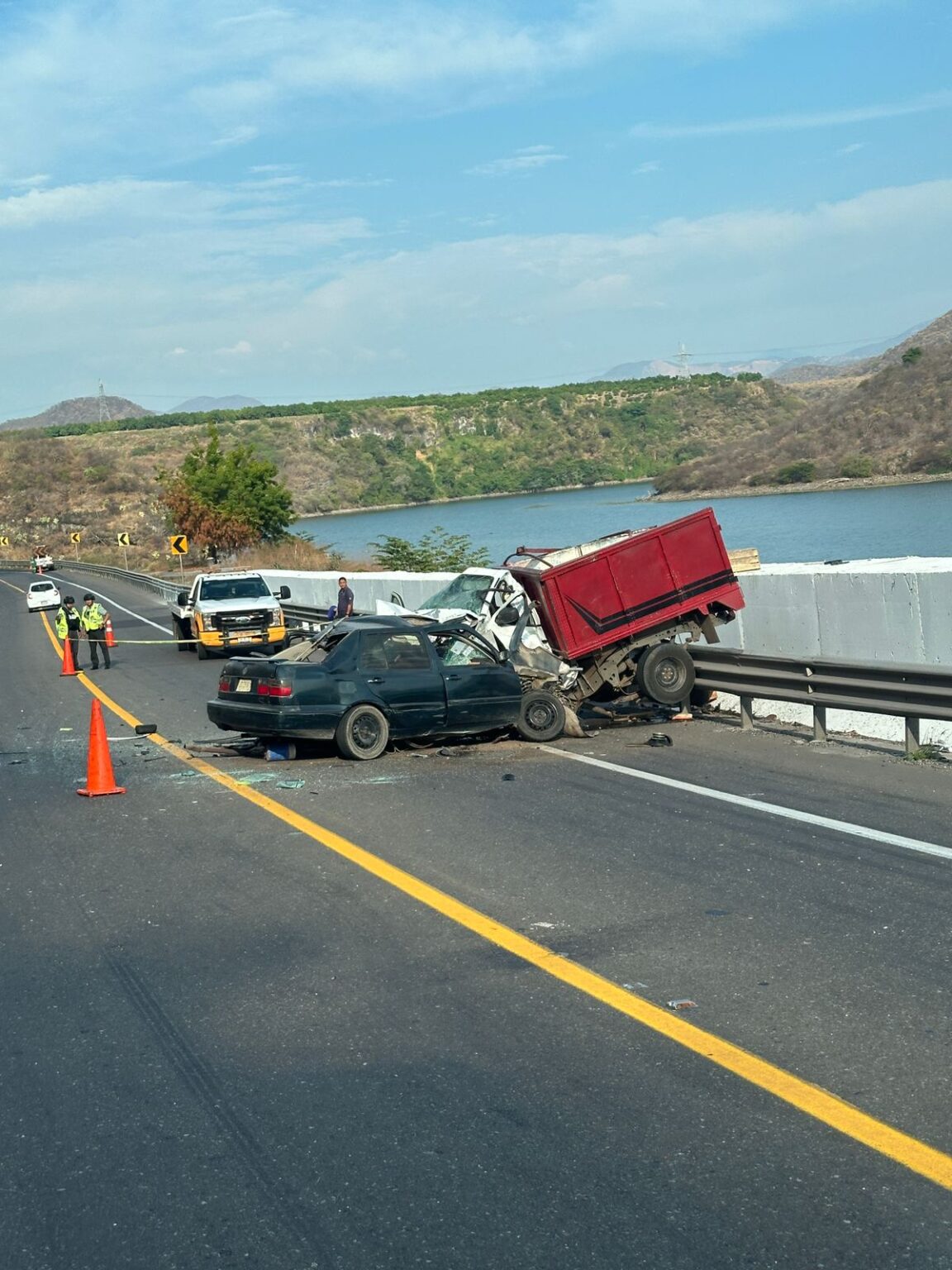 Accidente vehicular en la Autopista Siglo XXI deja varios lesionados y ...