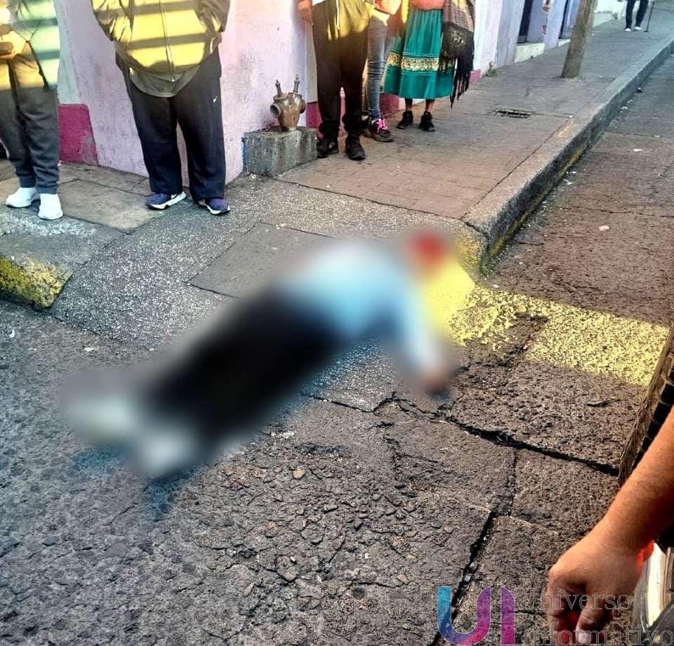 Pierde la vida hombre tras ataque armado en pleno Centro de Uruapan