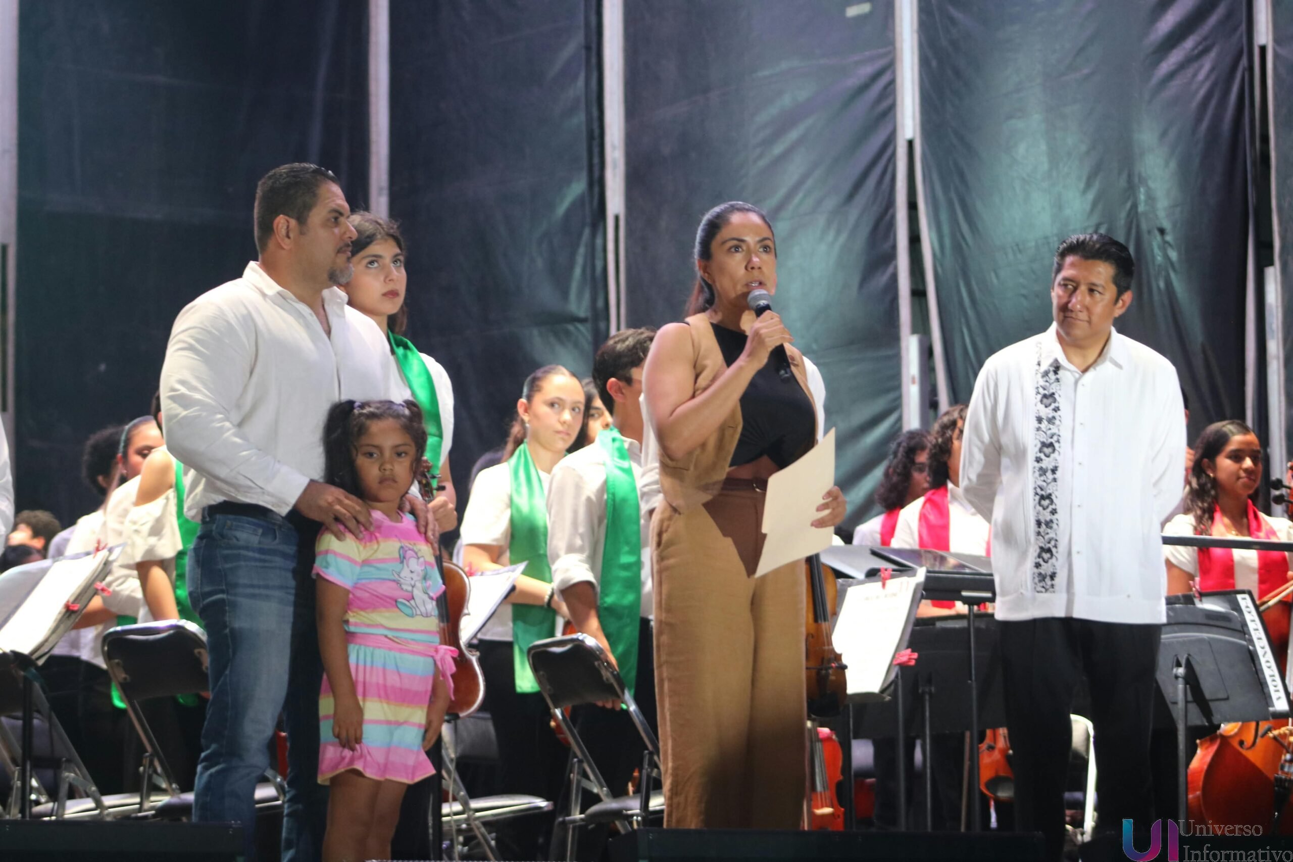 Mas de mil asistentes disfrutan el 5.º concierto de la Orquesta Sinfónica Infantil de México.