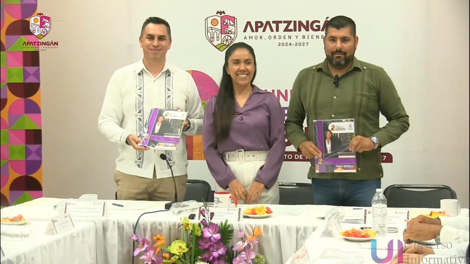 Entrega ante cabildo Segundo Informe de Gobierno la presidenta Fanny Arreola.